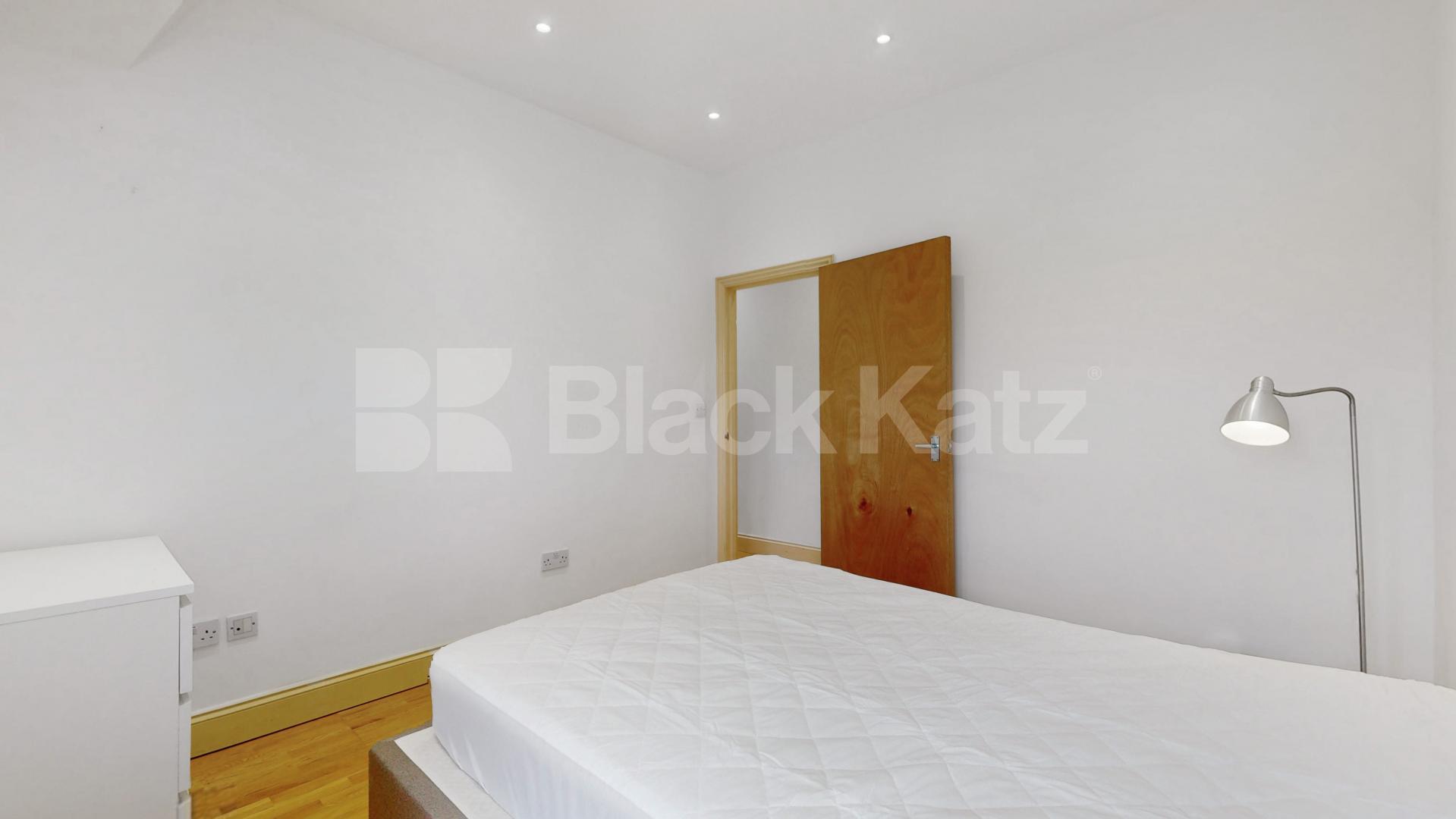 Modern & Spacious 1 bedroom property with communal terrace Myddleton Road, Bounds Green